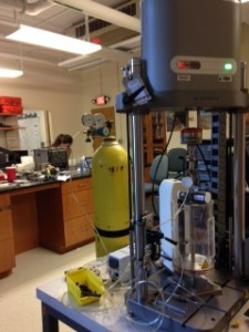 This is the Instron, a materials testing machine, which we can use to examine the mechanical properties of the exoskeletons of mantis shrimp. 