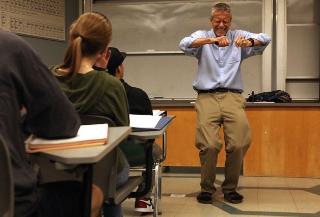 Professor Erik Peper talks about stress in his holistic health class at San Francisco State University. Much of his work focuses on how posture can affect mood. Photo: Liz Hafalia, The Chronicle