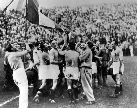 1934 World Cup Champion Italian Team Hoist Manager Vittorio Pozzo