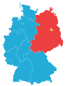 Westdeutschland in Blau, Ostdeutschland in Rot, Berlin in Gelb
