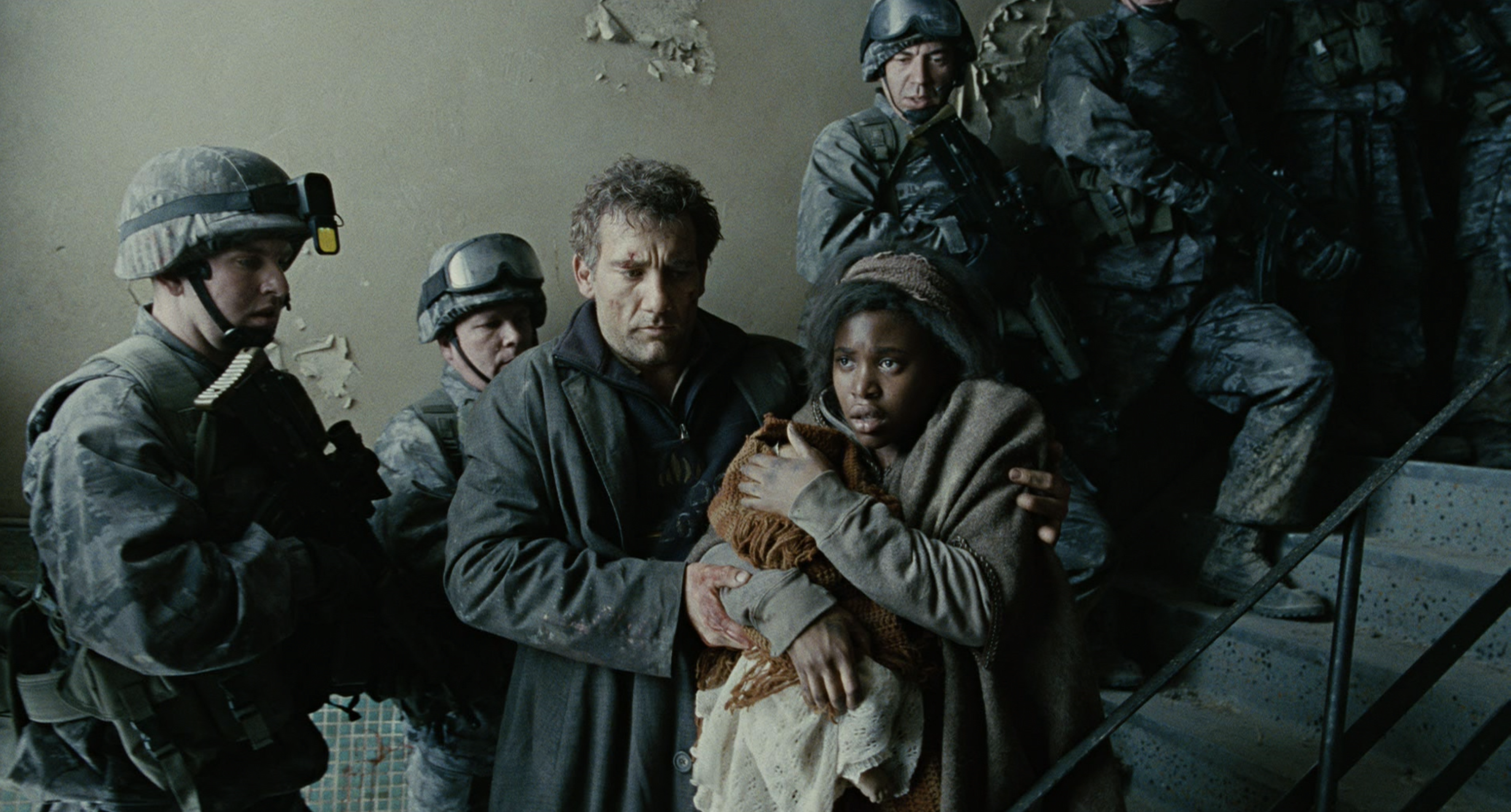 Дитя человеческое 2006. Дитя человеческое фильм. Children of men 2006. Дитя человеческое фильм 2006 СИД. Кадр из фильма дитя человеческое.